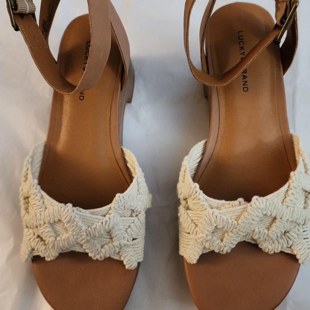 New Lucky Brand Sandals Cream Crochet With Leather Buckle Ankle Closure size 10